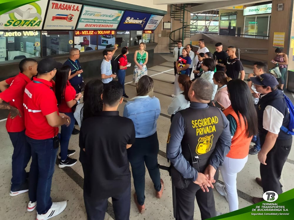 Suspenden despachos en Terminal terrestre de Bucaramanga por bloqueos campesinos imagen de la publicación