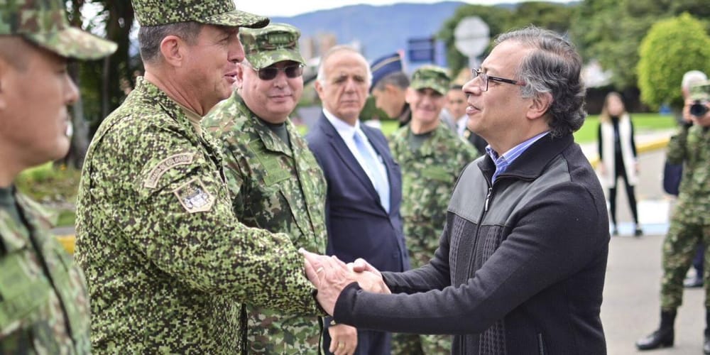 PURGA en el Ejército por orden presidencial Sacaron a especialistas en labores de inteligencia imagen de la publicación