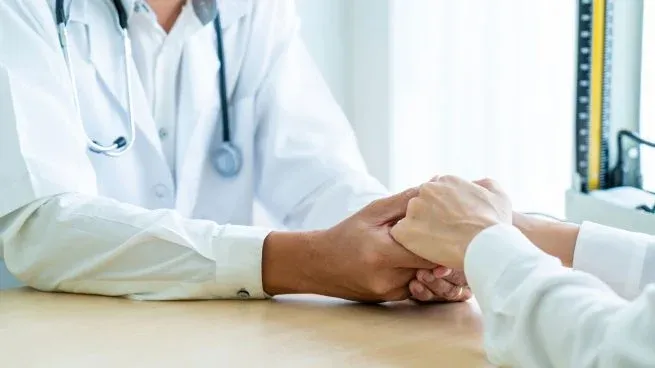 Día Mundial del Dolor: la importancia de sensibilizar y buscar tratamiento adecuado imagen de la publicación