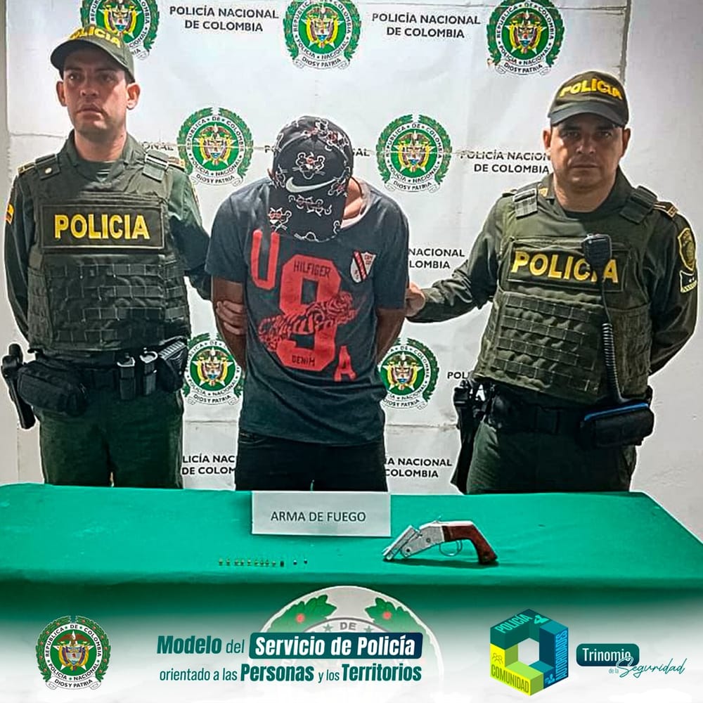 Jovencito fue sorprendido con un 'fierro' en Sabana de Torres imagen de la publicación