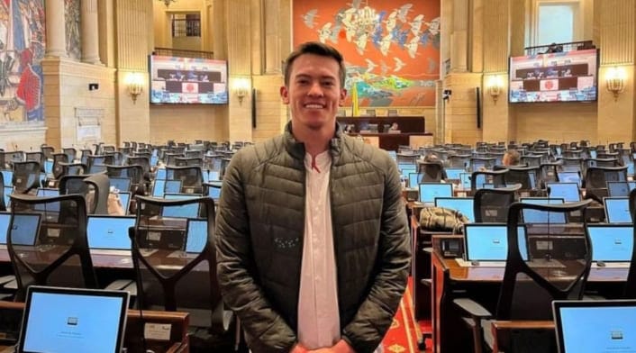 Investigación a concejal de Duitama por intento de beso a periodista imagen de la publicación