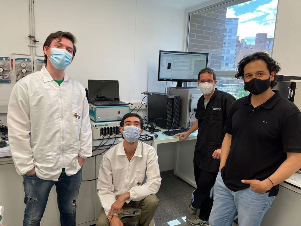 Estudio sobre baterías de iones de litio gana reconocimiento por sostenibilidad energética imagen de la publicación