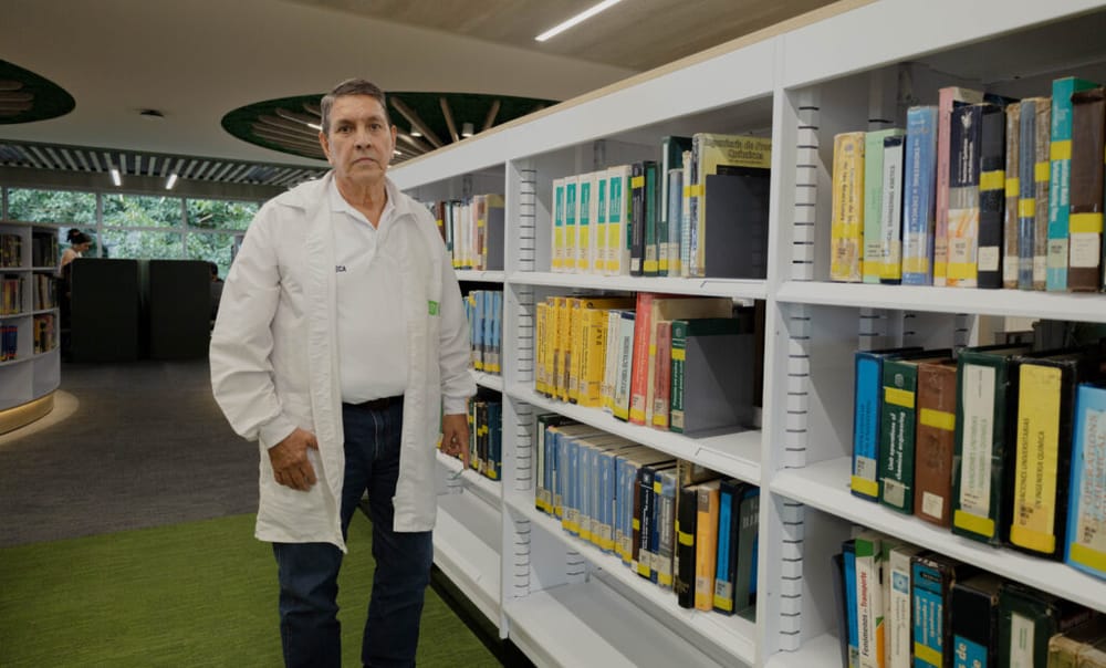 En la UIS está el ‘profe’ que más tiempo ha sido bibliotecario en Colombia: 45 años imagen de la publicación