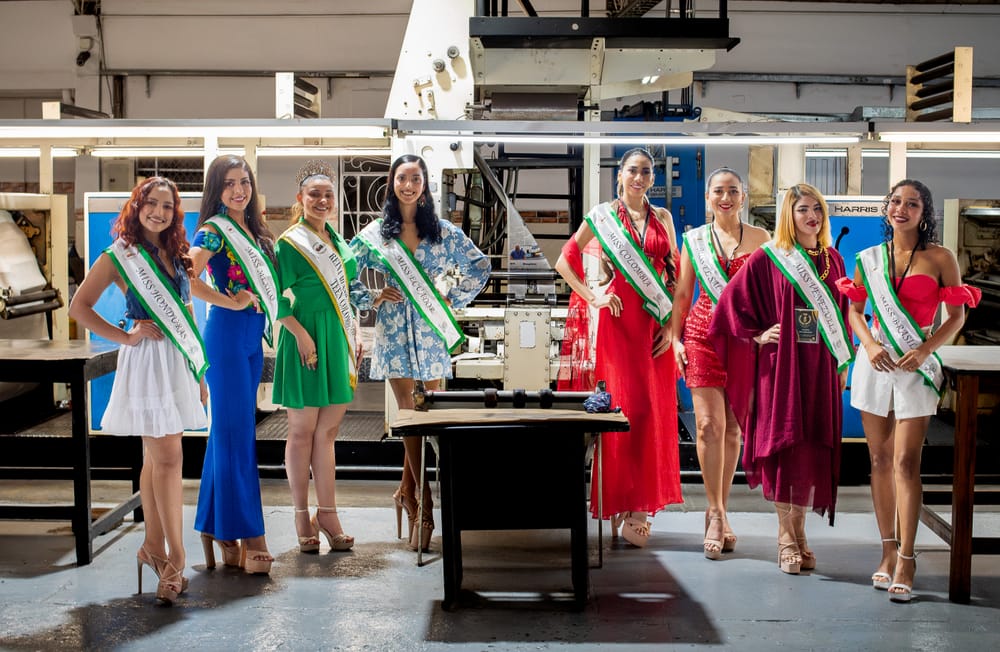 Bellezas de América en el Reinado Mundial de la Piña imagen de la publicación