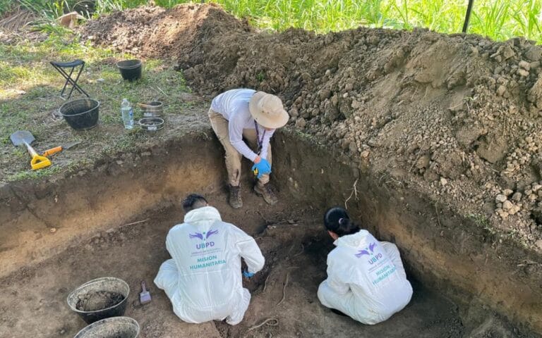 Ya son 55 cuerpos recuperados en un cementerio del Magdalena Medio, le contamos cuál imagen de la publicación