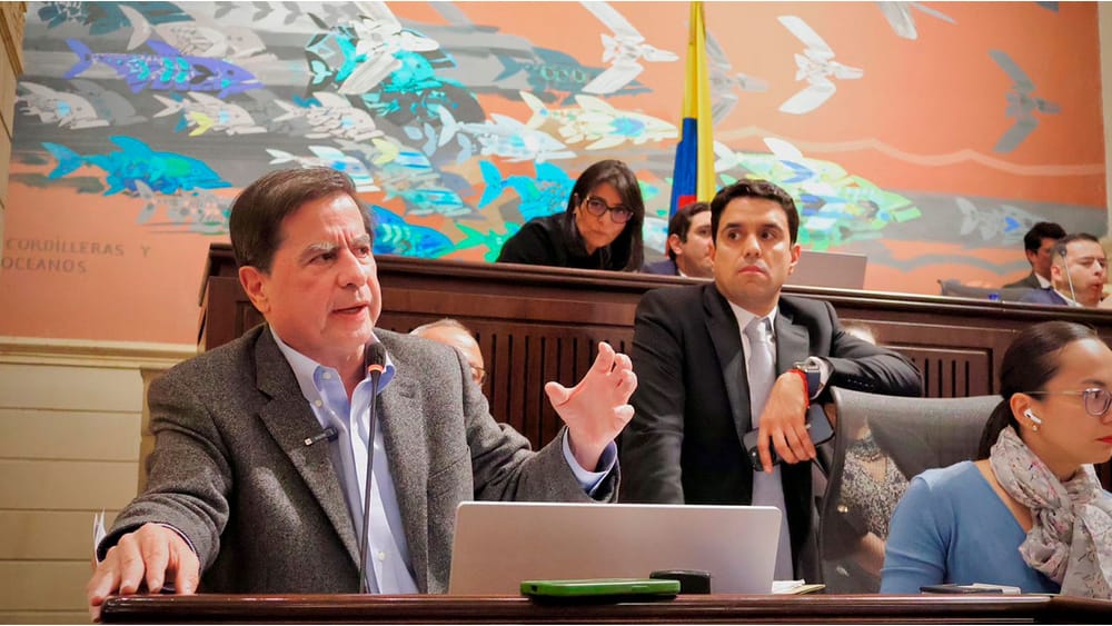 Avanza en el Congreso acto legislativo que modifica el sistema político del país imagen de la publicación
