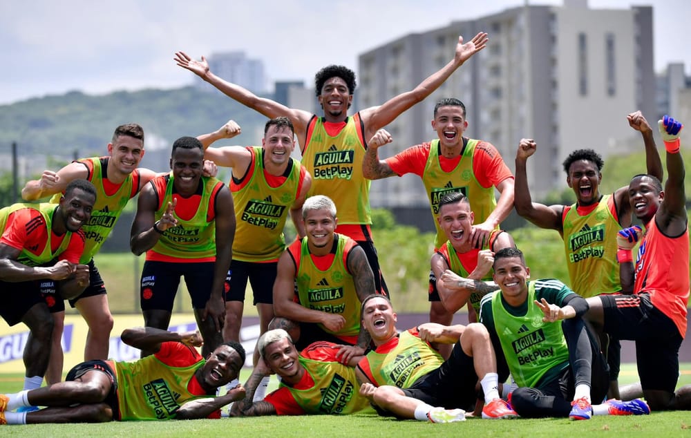 Lista de convocados de Lorenzo para enfrentar a Uruguay y Ecuador imagen de la publicación