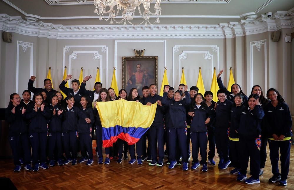 Entregan pabellón nacional a deportistas de XXVIII Juegos Sudamericanos Escolares imagen de la publicación