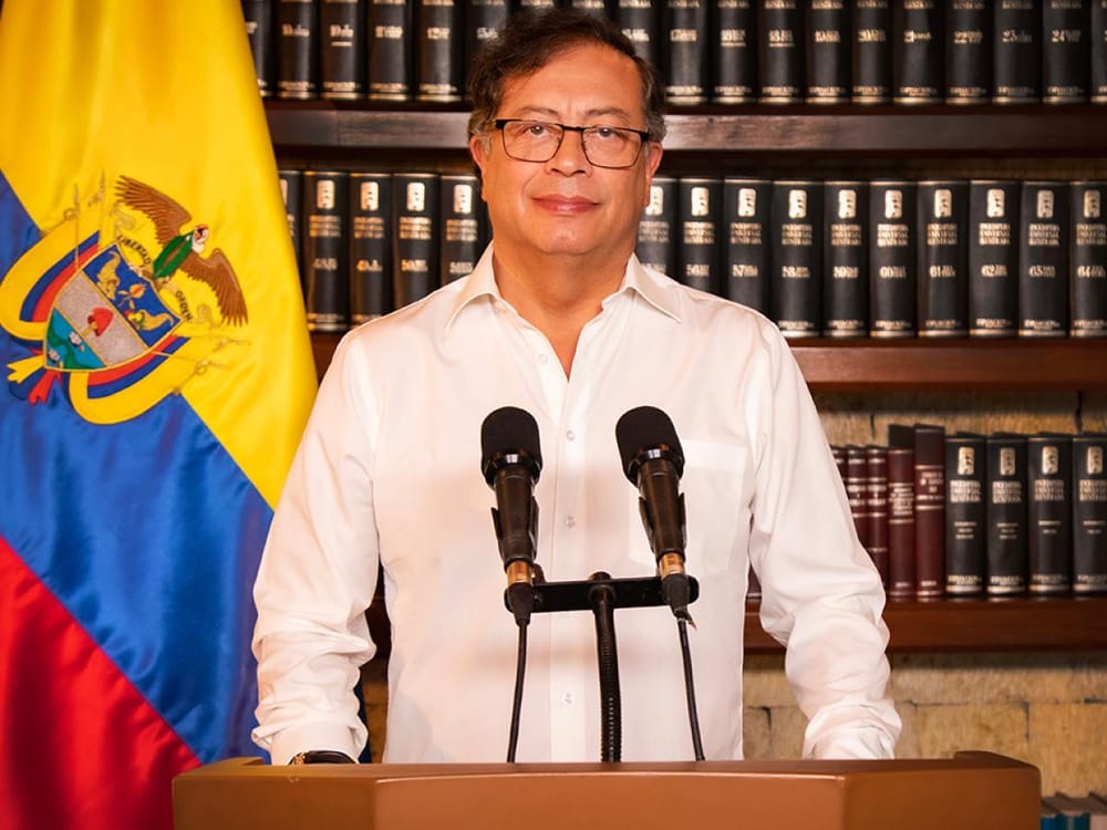 Petro califica de 'error' las elecciones en Venezuela imagen de la publicación