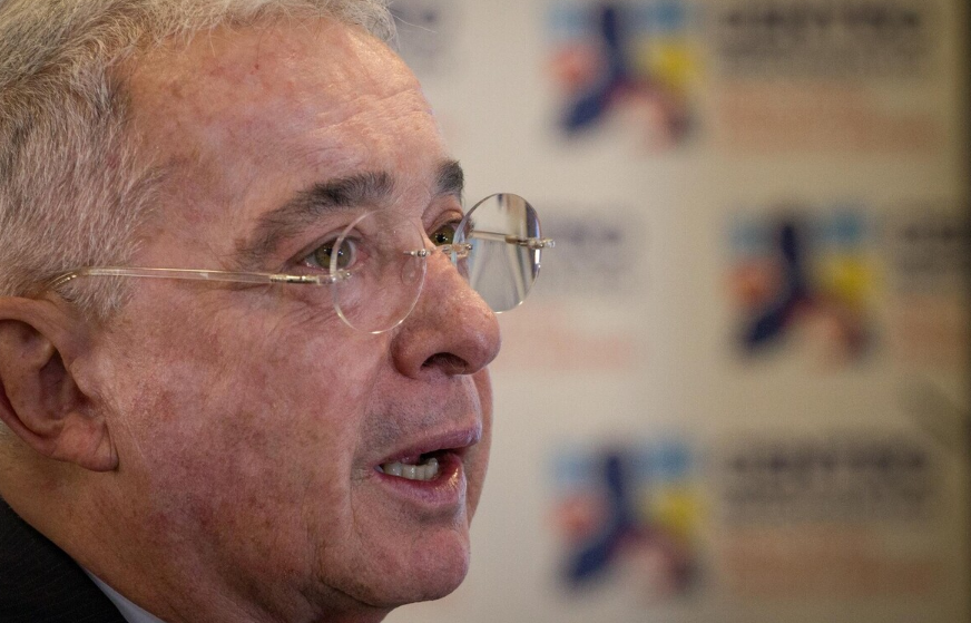 Uribe defiende el uso de Pegasus en Colombia para la seguridad nacional imagen de la publicación