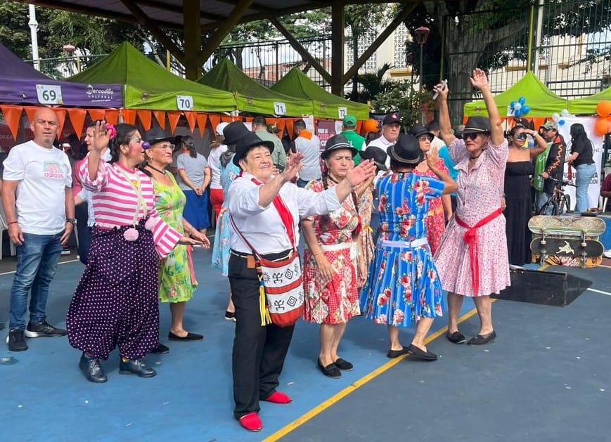 Alcalde de Bucaramanga revivió jornada comunal en populoso Barrio Girardot imagen de la publicación