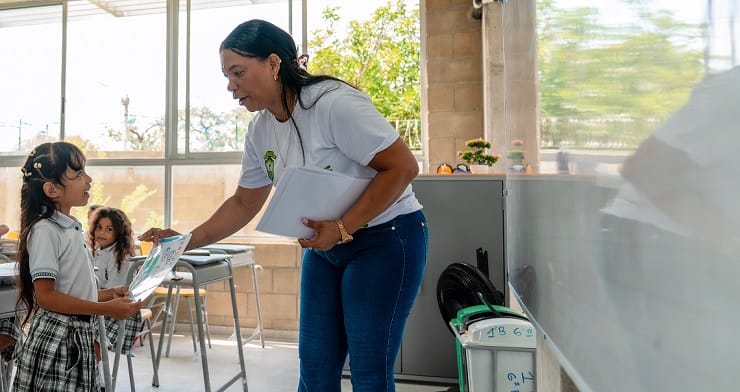 Gobierno colombiano aumentó de forma significativa la bonificación pedagógica para docentes oficiales imagen de la publicación