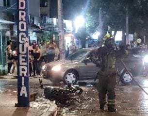 VIDEO. Lío amoroso terminó con dos heridos a puñal y una moto quemada en El Rocío imagen de la publicación