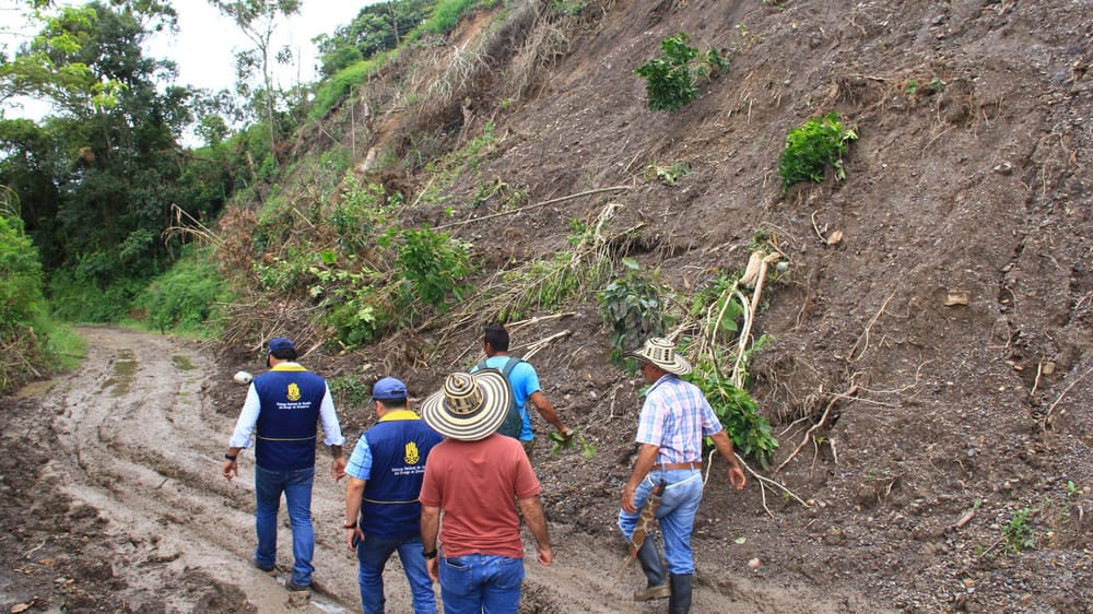 Desbordamiento de ríos y deslizamientos azotan Santander imagen de la publicación