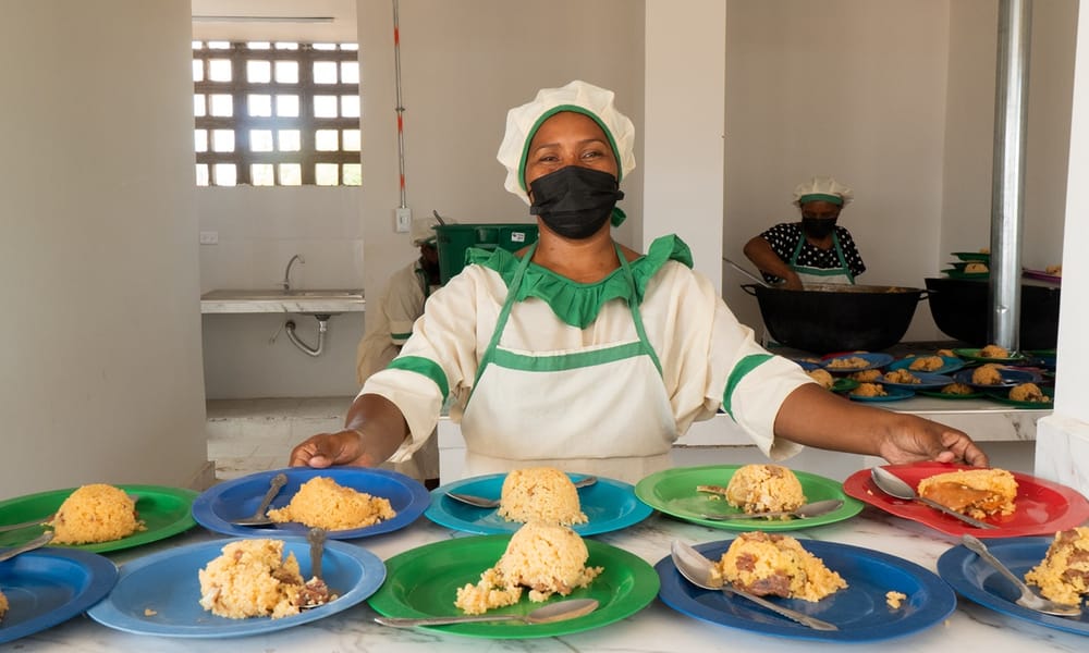 Gobierno supera los $3,1 billones en recursos para el Programa de Alimentación Escolar imagen de la publicación