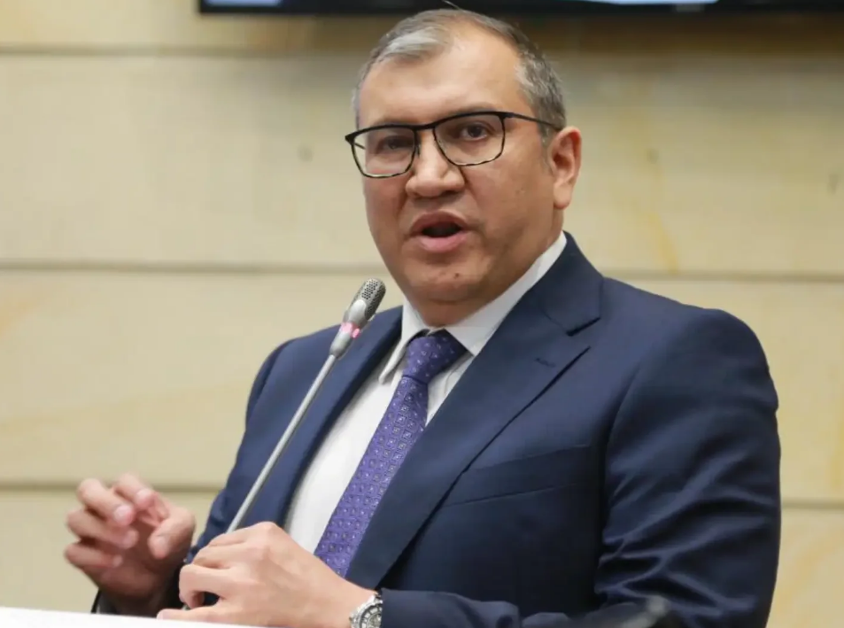 Polo Rosero magistrado de Corte Constitucional imagen de la publicación