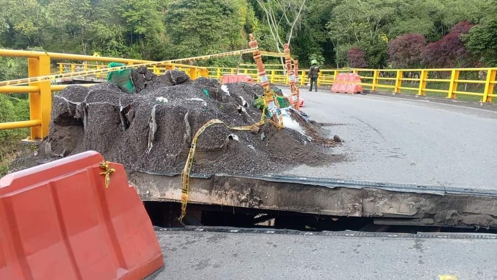 Colapso de puente aísla a 13 municipios de Santander imagen de la publicación