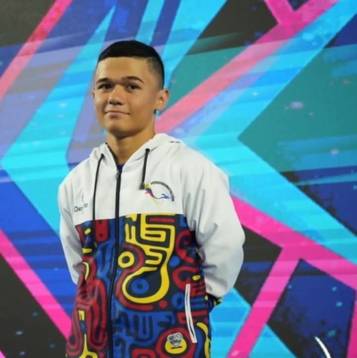 Santiago León Prada se cuelga la plata en el World Series imagen de la publicación