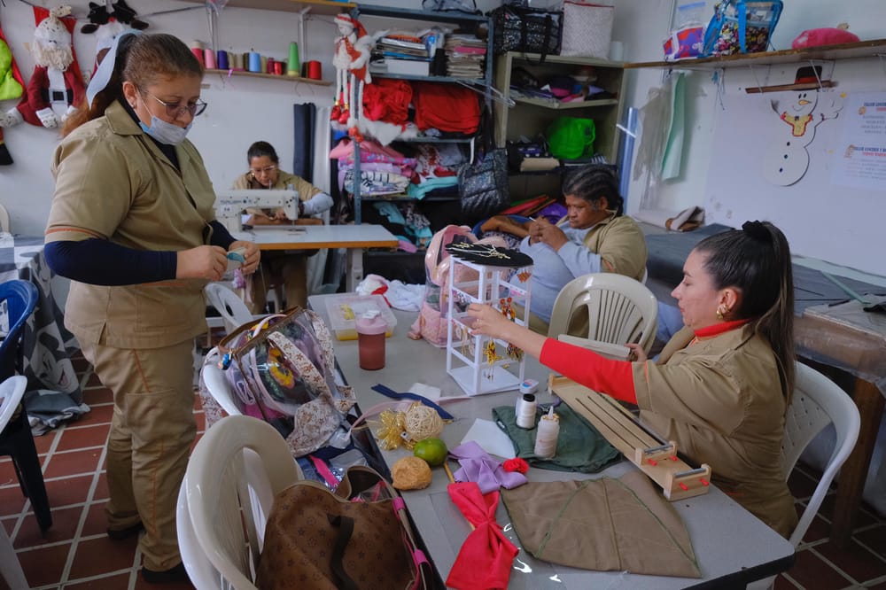 El Buen Pastor recibe formación digital para mujeres privadas de la libertad imagen de la publicación