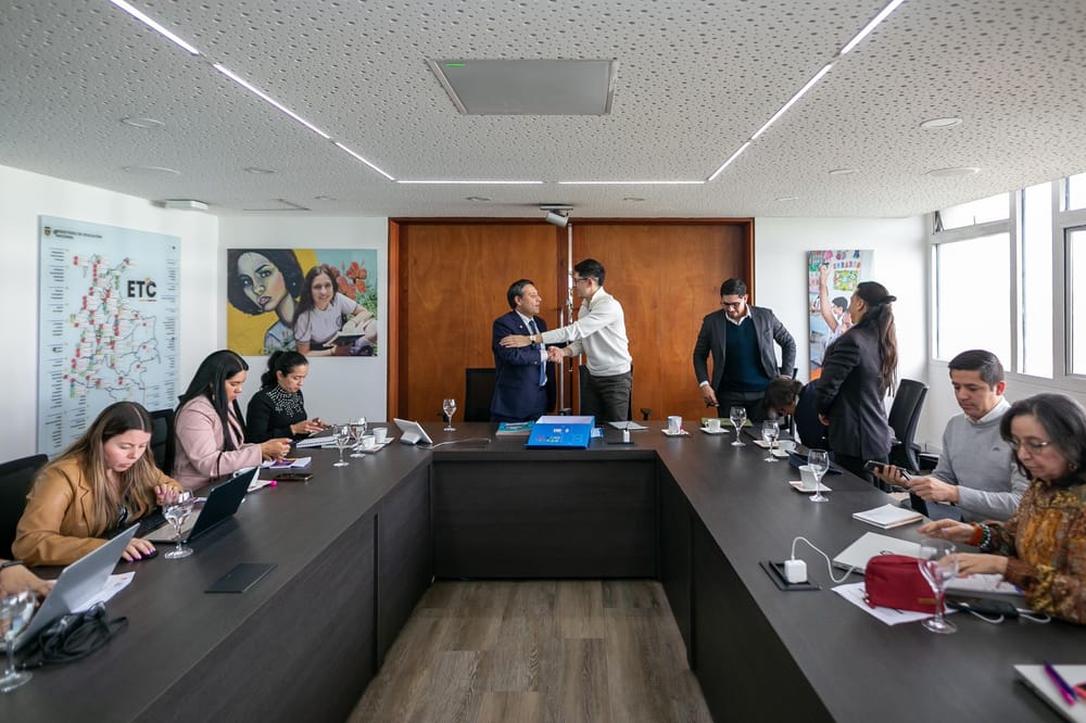 MinTIC y MinEducación inician construcción del Conpes para la educación digital imagen de la publicación