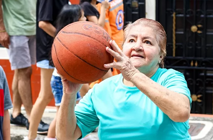 Barrio Las Villas vivió un día de diversión con la Recreovía de Ideflorida imagen de la publicación