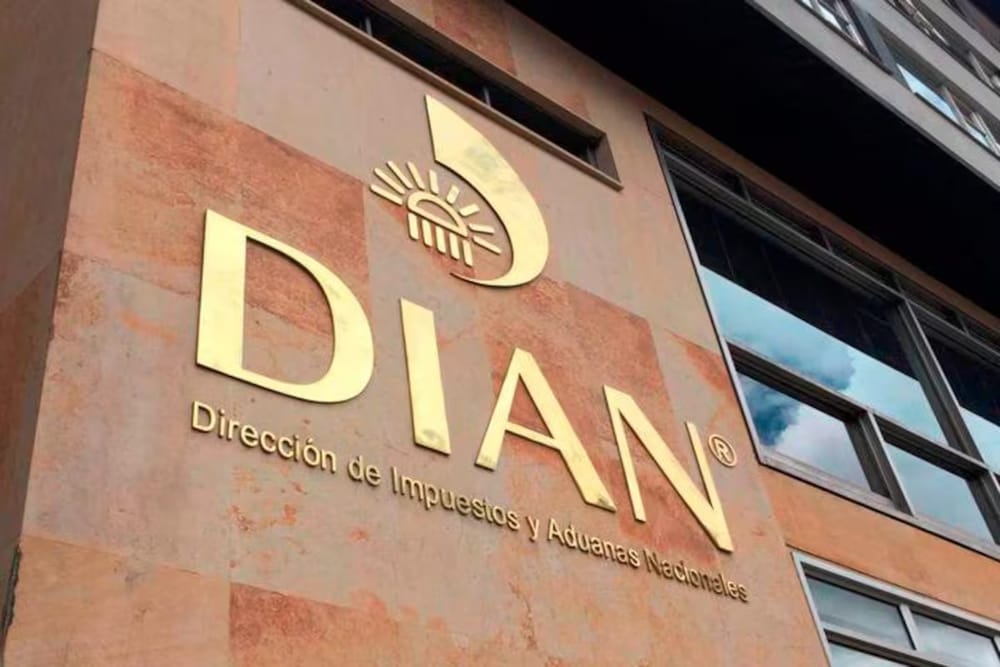 Celadores y obreros con sueldos de catorce millones en la DIAN imagen de la publicación