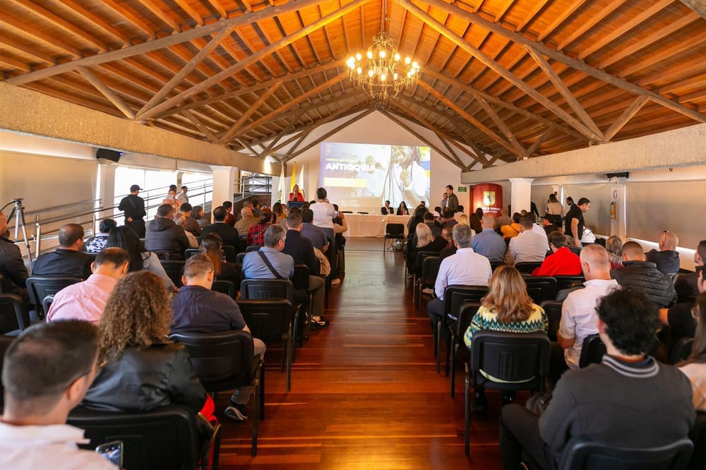 Rionegro y el Oriente Antioqueño mejorarán su conectividad con fibra óptica y 5G imagen de la publicación