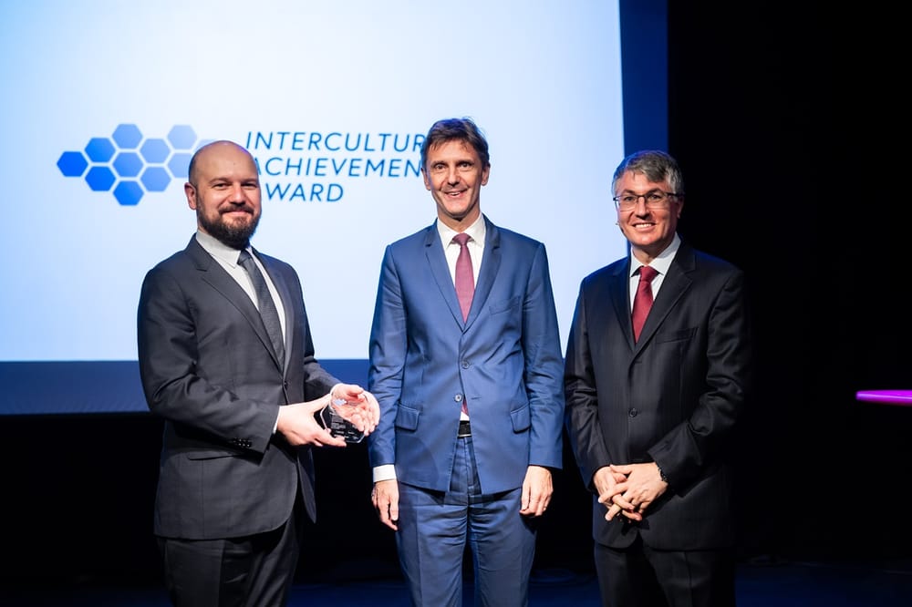 "Saberes Artesanales de Colombia" obtiene reconocimiento internacional por su innovación educativa imagen de la publicación