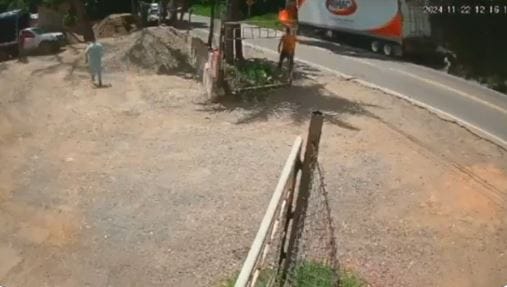 Conductor evitó tragedia en San Gil al controlar tractomula sin frenos imagen de la publicación