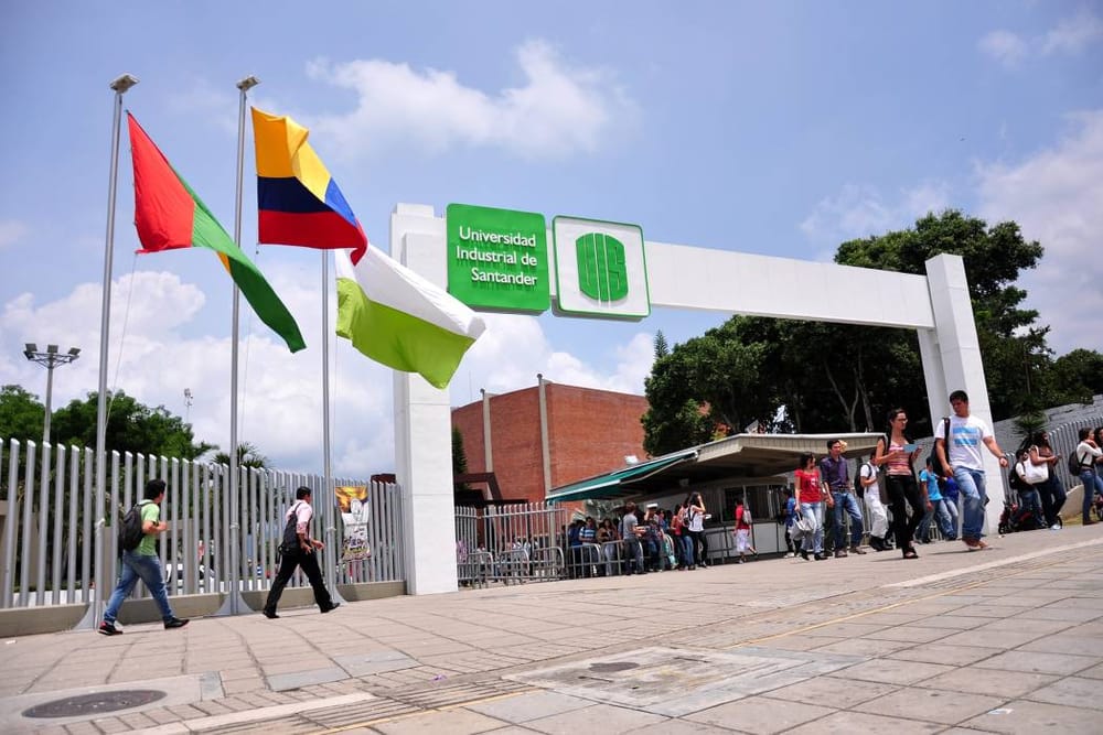 Más de 20 mil estudiantes de la UIS disfrutan de educación sin costo imagen de la publicación