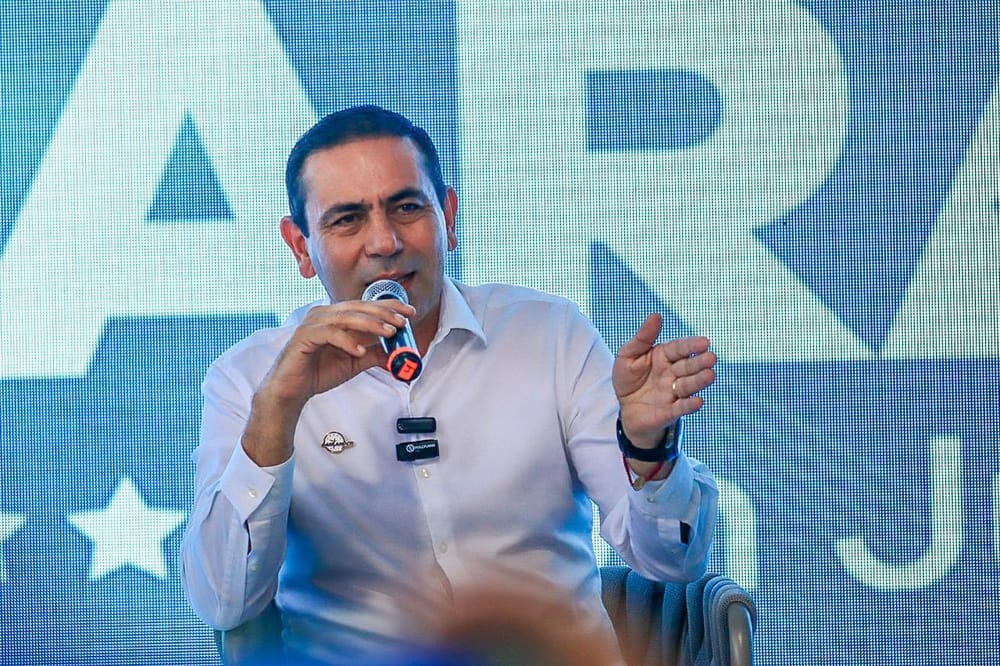 Gobernador de Santander pide a MinAmbiente concertar con comunidades mineras afectadas por posible reserva temporal cerca a Santurbán imagen de la publicación