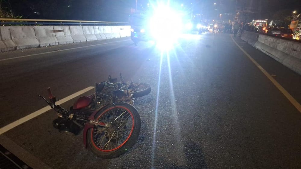 VIDEO: El exceso de velocidad habría sido la causa del accidente en el que falleció un motociclista en Lebrija imagen de la publicación