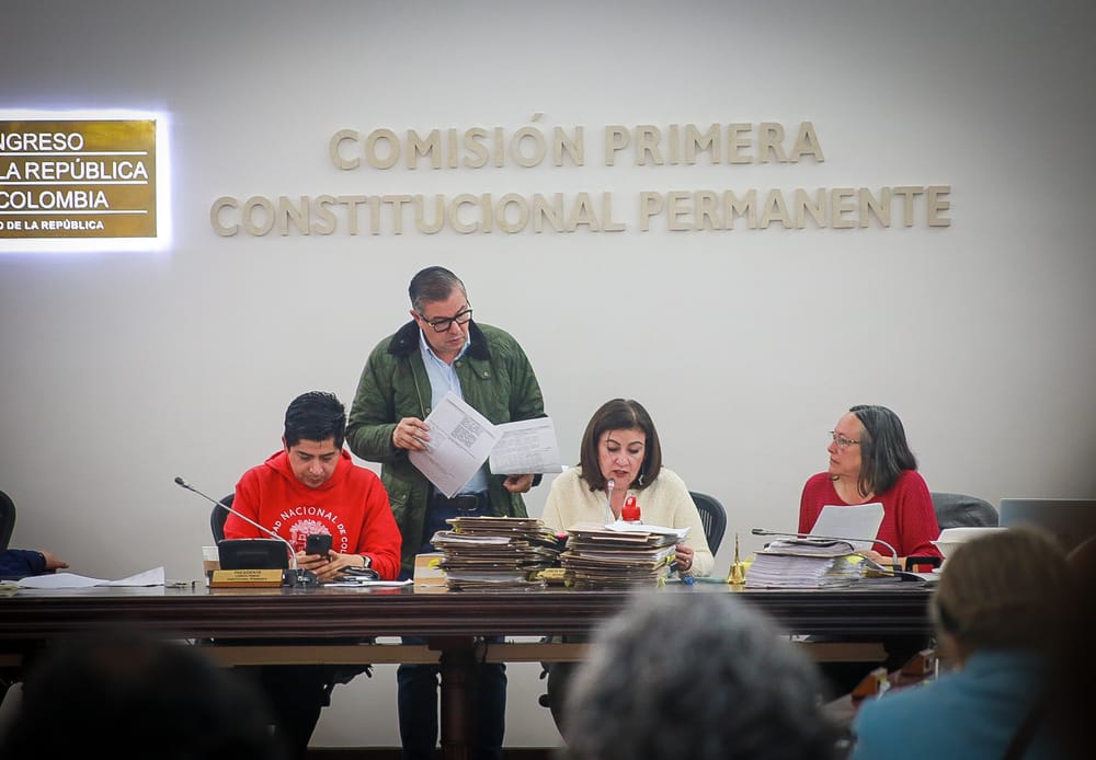 Vía a libre a la reforma política en la Comisión Primera de Senado imagen de la publicación