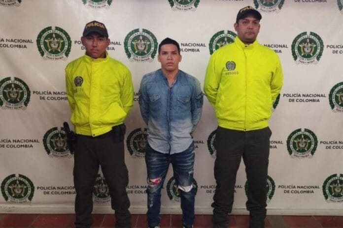 Se entregó otro de los implicados en robo a joyería imagen de la publicación