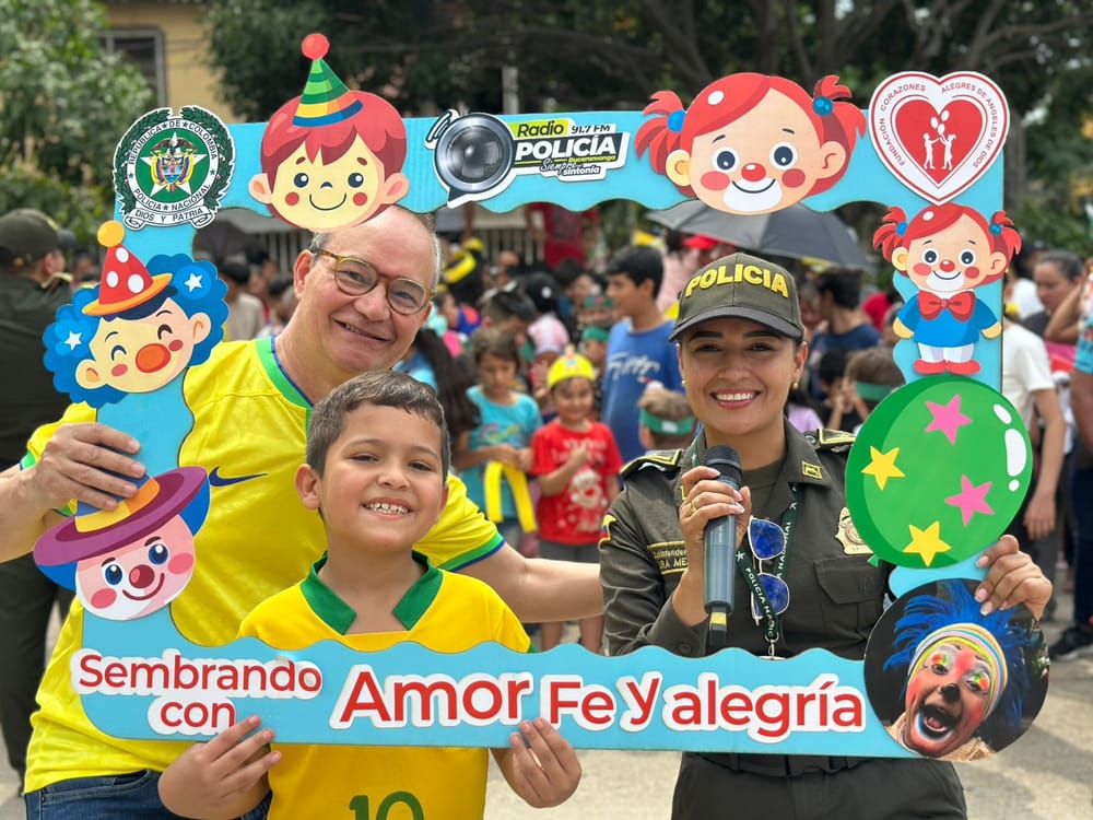 La Radio Policía Bucaramanga lidera jornada solidaria en Girón durante la temporada navideña imagen de la publicación