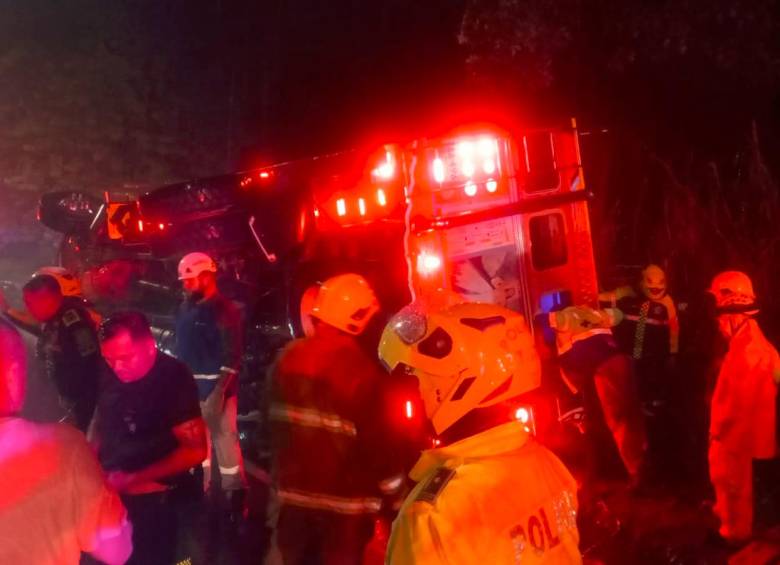 Volcamiento de chiva en Antioquia cobra dos vidas y deja varios heridos imagen de la publicación