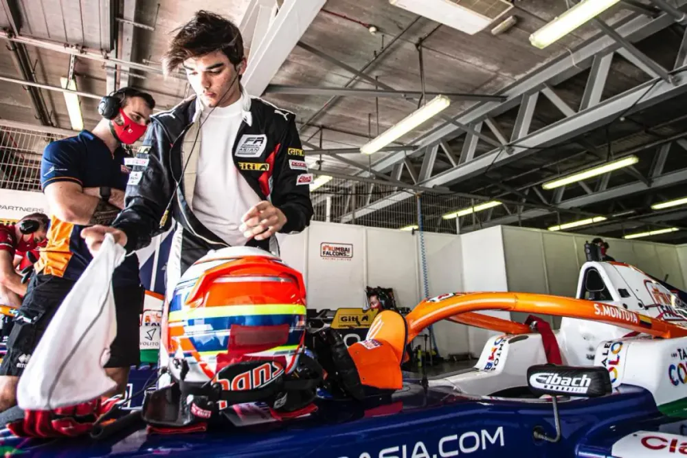 Sebastián Montoya acelera hacia la temporada 2025 con un monoplaza inspirado en Sonic imagen de la publicación