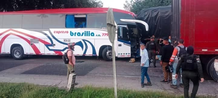 VIDEO. Terrible accidente cobró la vida de dos conductores vía a la costa imagen de la publicación