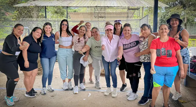 Un día para ellas: Floridablanca rindió homenaje a madres comunitarias imagen de la publicación