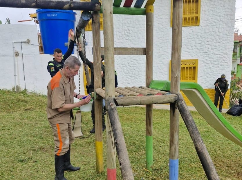 Presos contribuyen a embellecer parques en Barrancabermeja y San Gil imagen de la publicación