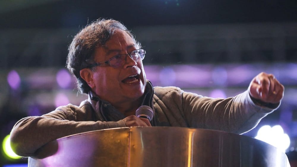 Petro ordenó bombardear al ‘CLAN DEL GOLFO’ imagen de la publicación