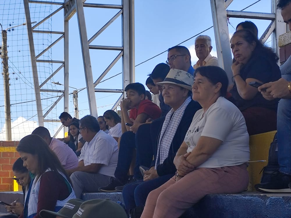 MinAmbiente reinicia concertación con comunidades de Soto Norte, comunidad pide no ser atropellada imagen de la publicación
