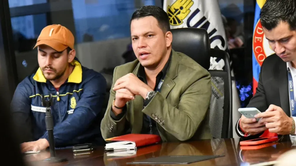 Tras dilaciones de Sneyder Pinilla, Fiscalía General pide investigar más congresistas imagen de la publicación