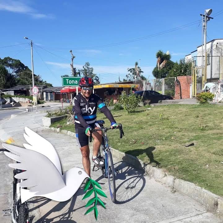 Ciclistas piden justicia tras la muerte de Luis Alfredo Santos imagen de la publicación