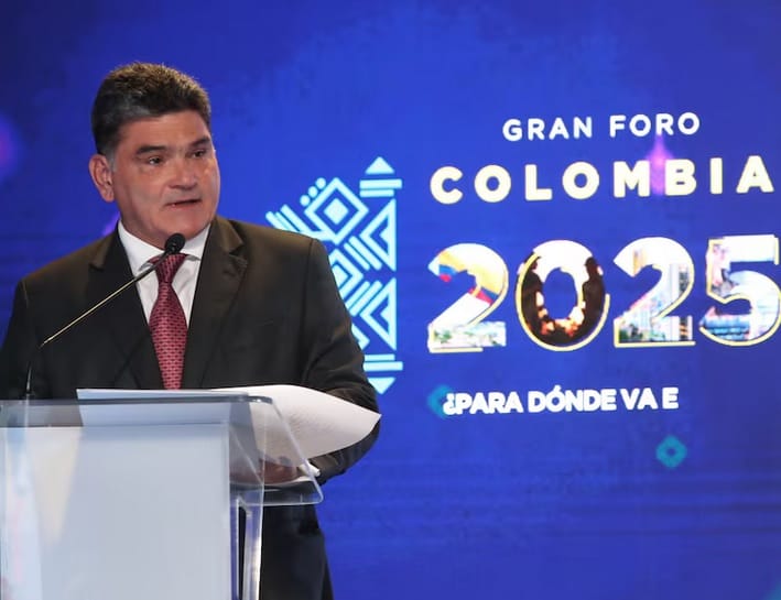 Disminuyó la inversión y aumentó la deuda, lanzan preocupante advertencia a Petro imagen de la publicación