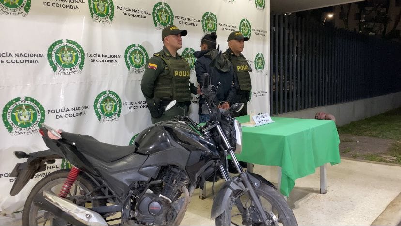 Capturan a hombre por falsedad marcaria en motocicleta imagen de la publicación
