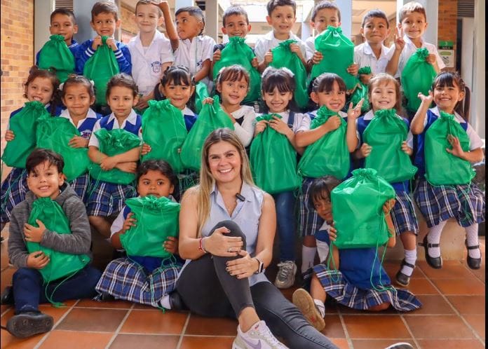 Floridablanca impulsa  educación rural con campaña de útiles escolares imagen de la publicación