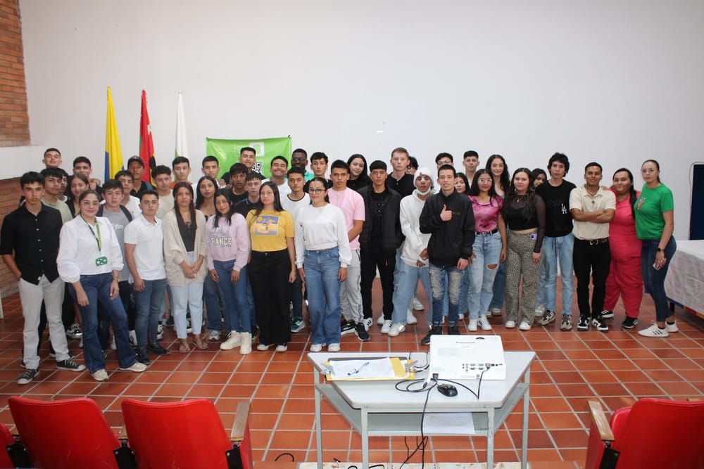 Más de 100 estudiantes inician sus estudios en la UIS Málaga imagen de la publicación