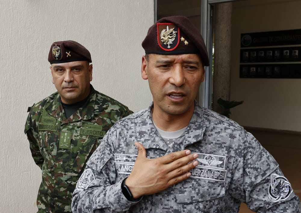 Gustavo Petro anuncia al general Pedro Sánchez como Ministro de Defensa imagen de la publicación