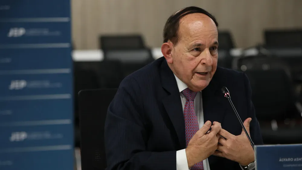 JEP da última oportunidad al excongresista Álvaro Ashton para que confiese su relación criminal con los paramilitares imagen de la publicación